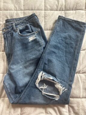 American Eagle Distressed Blue Jeans